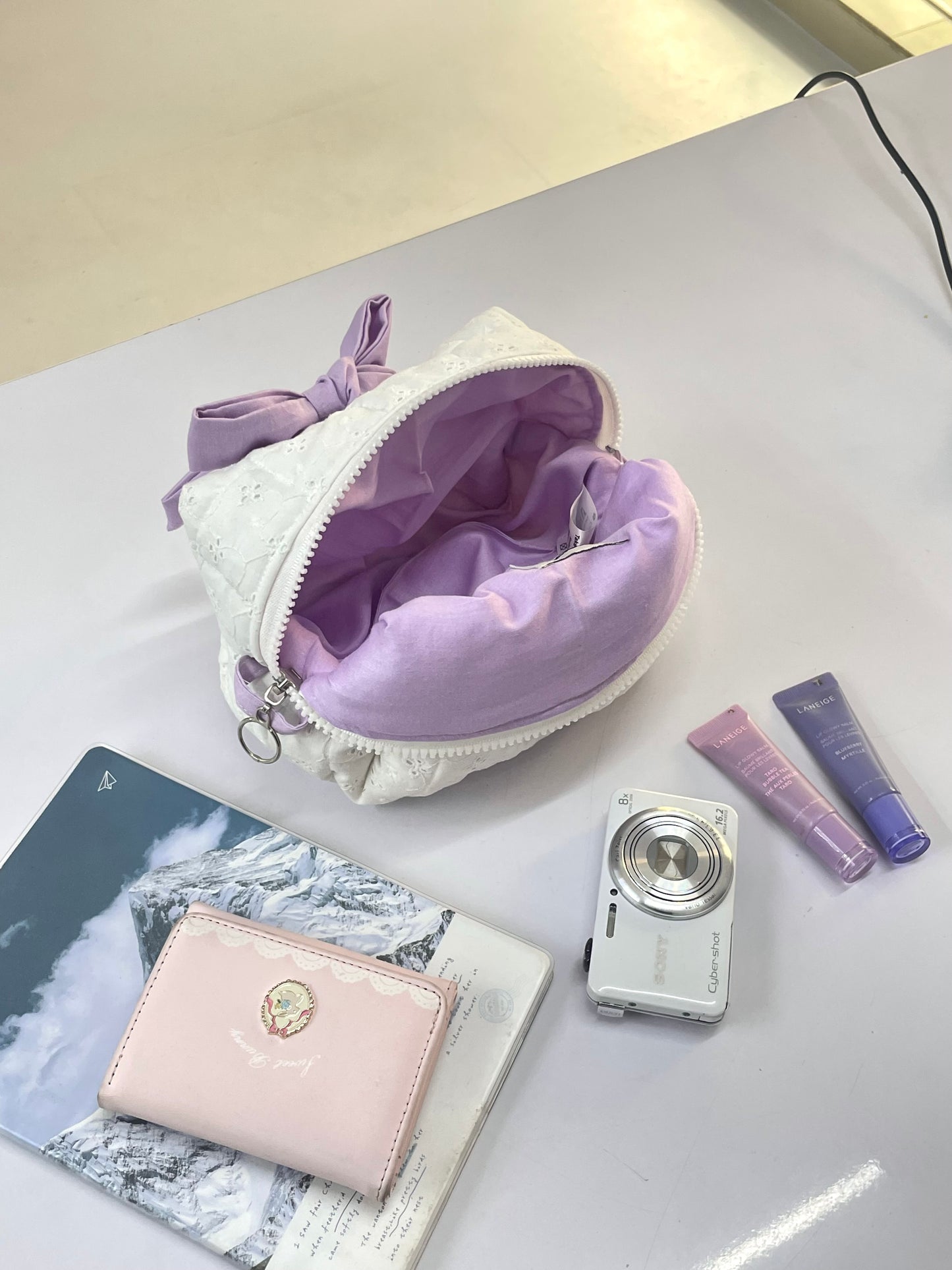 Amora Ivory Edition - Lily Beauty Case