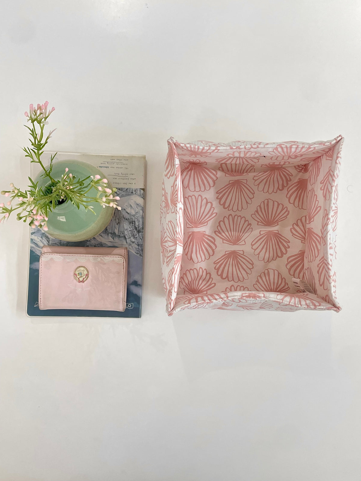 Scallop Pink Cube Basket Amora