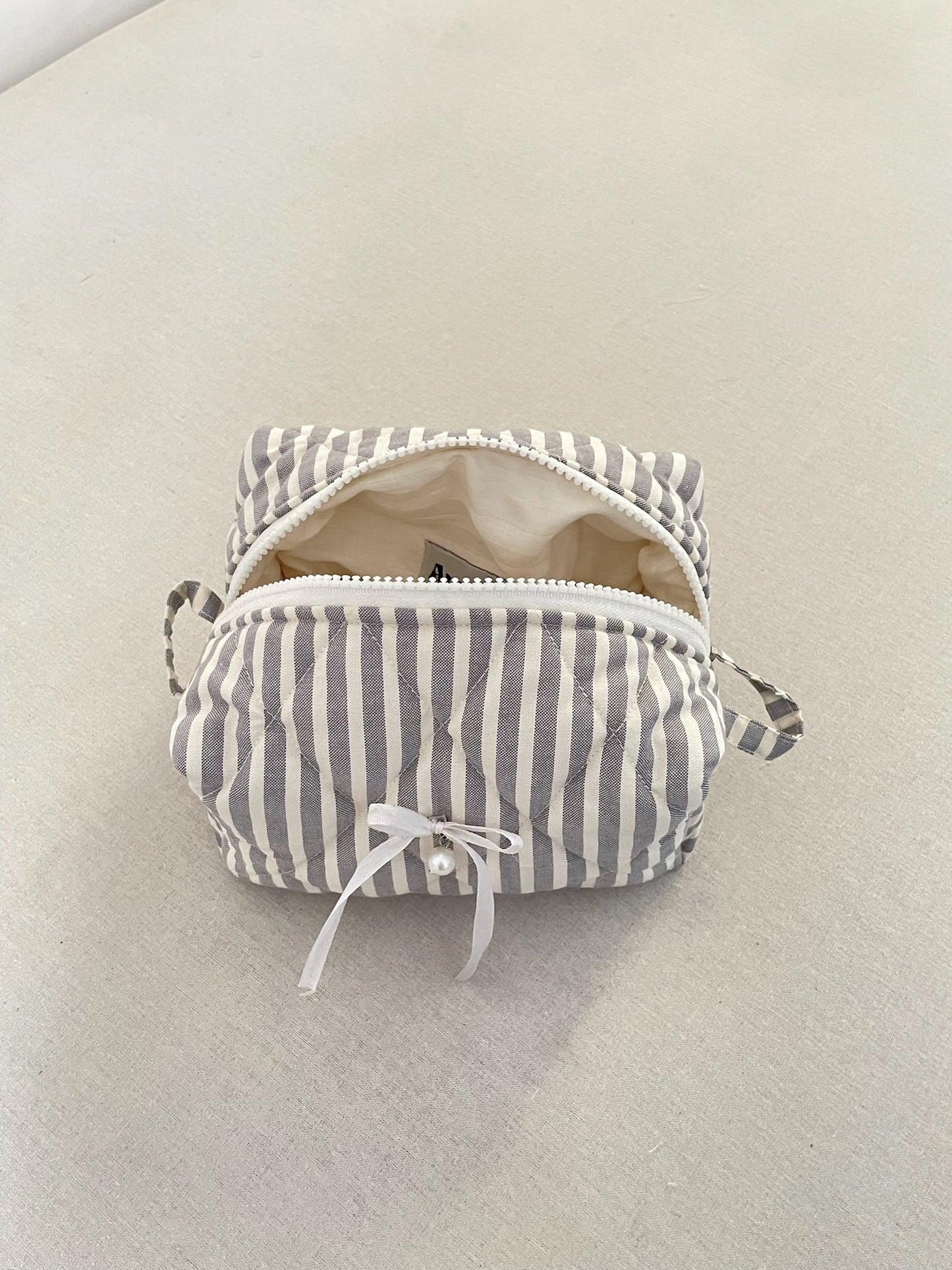 Quilted Makeup Pouch, Assorted Prints (Random Pick), 20×12×10 cm, Cotton Lining, Handmade